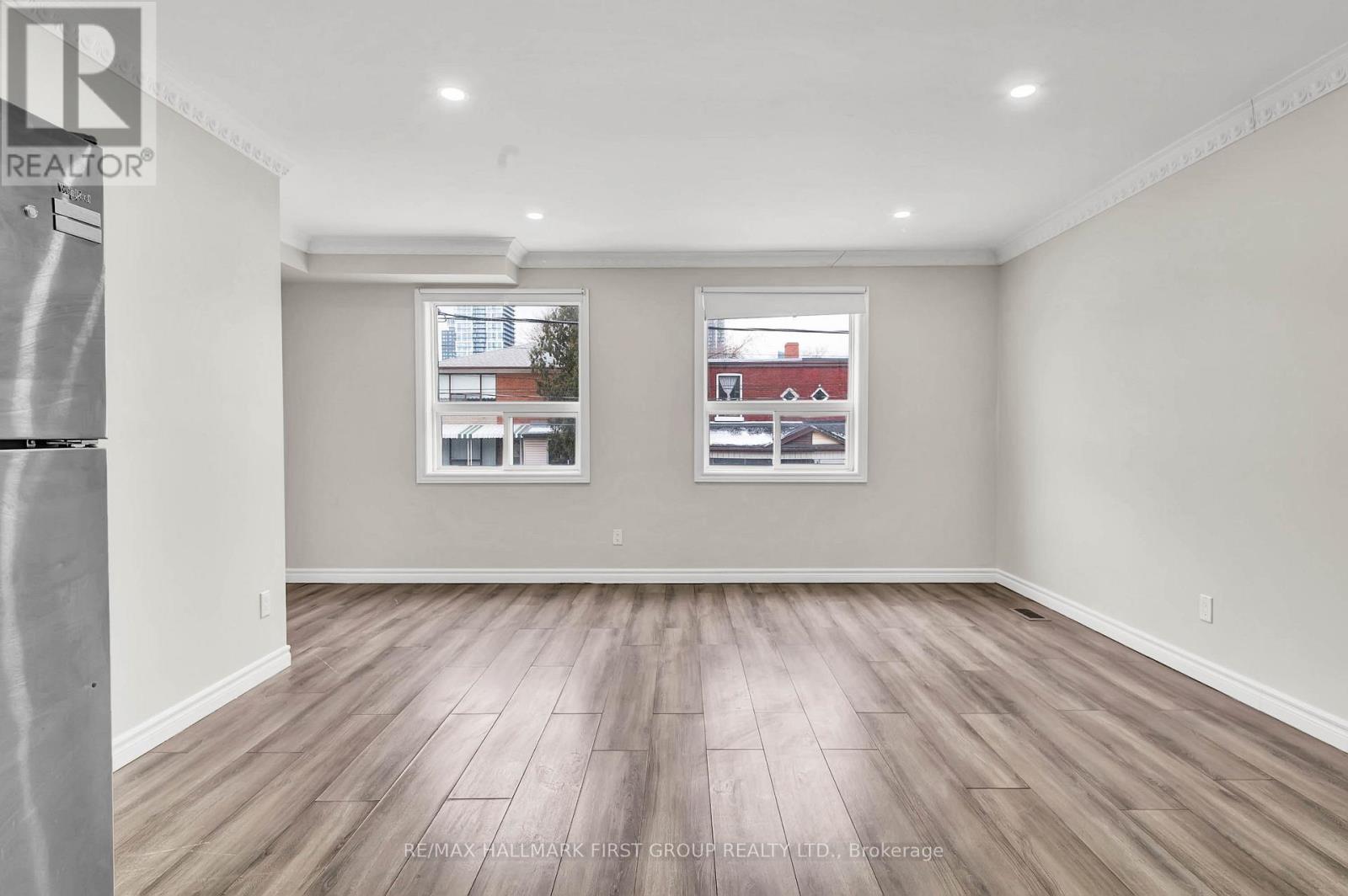A - 255 Broadview Avenue Property Photo 13