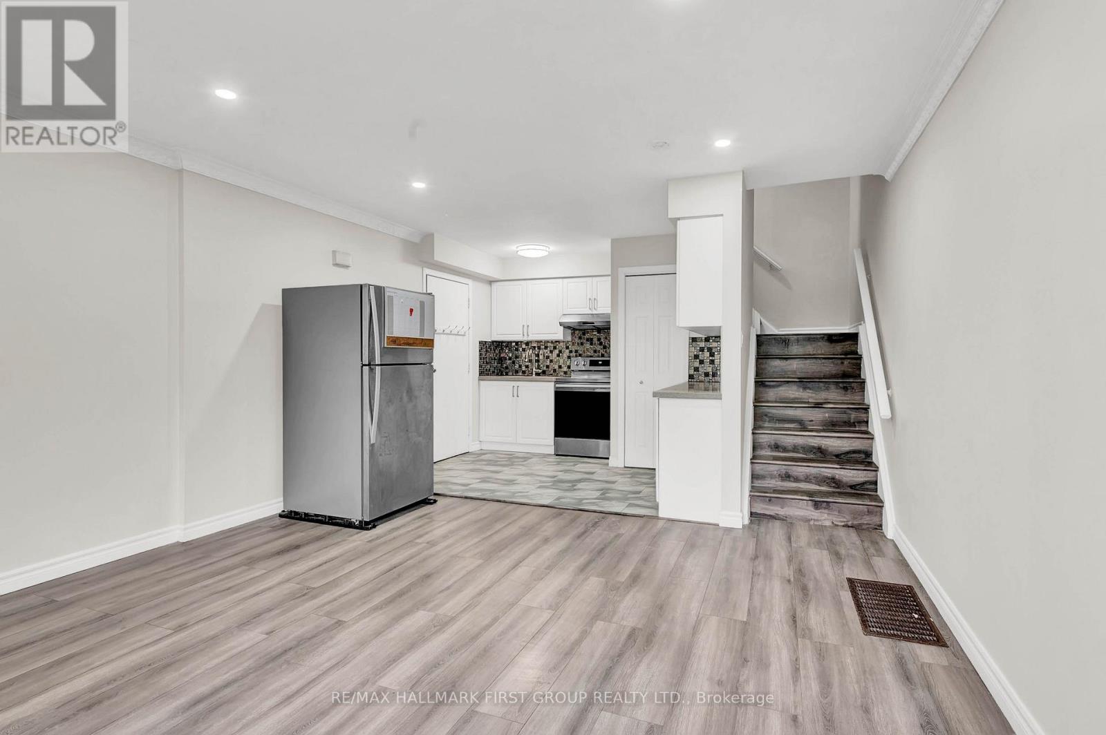 B - 255 BROADVIEW AVENUE Property Photo 1