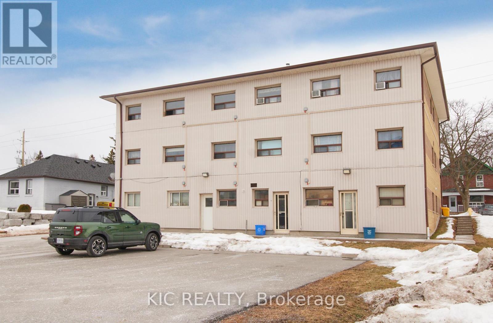 1613 Dufferin Street Property Photo 6