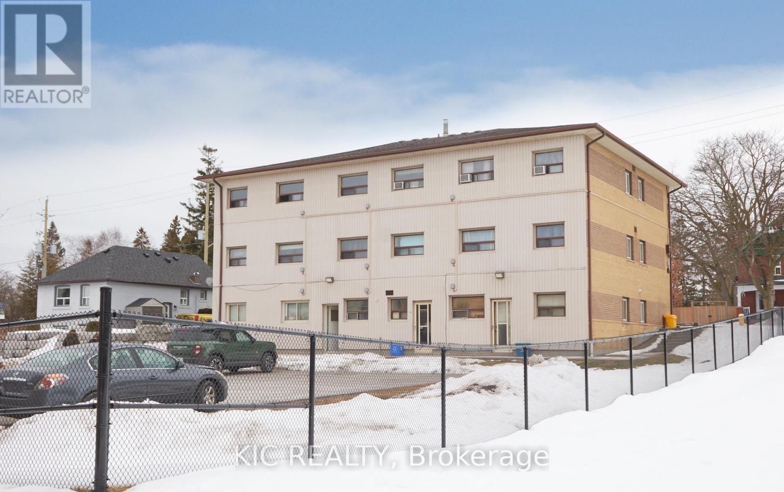 1613 Dufferin Street Property Photo 7