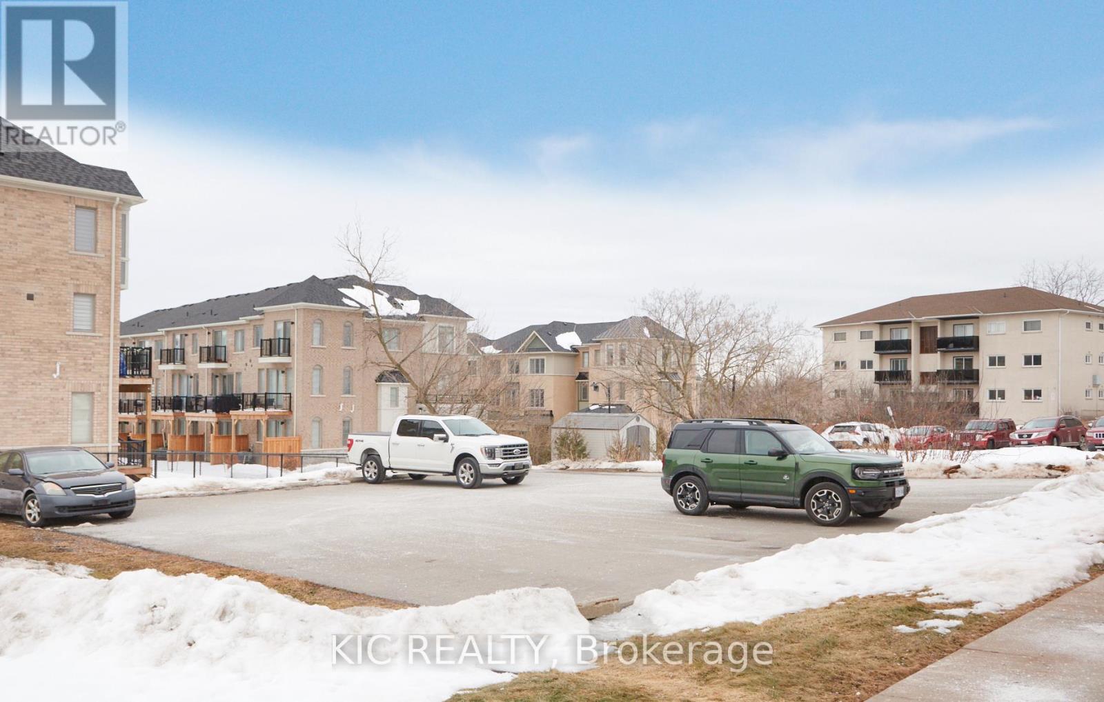 1613 Dufferin Street Property Photo 8