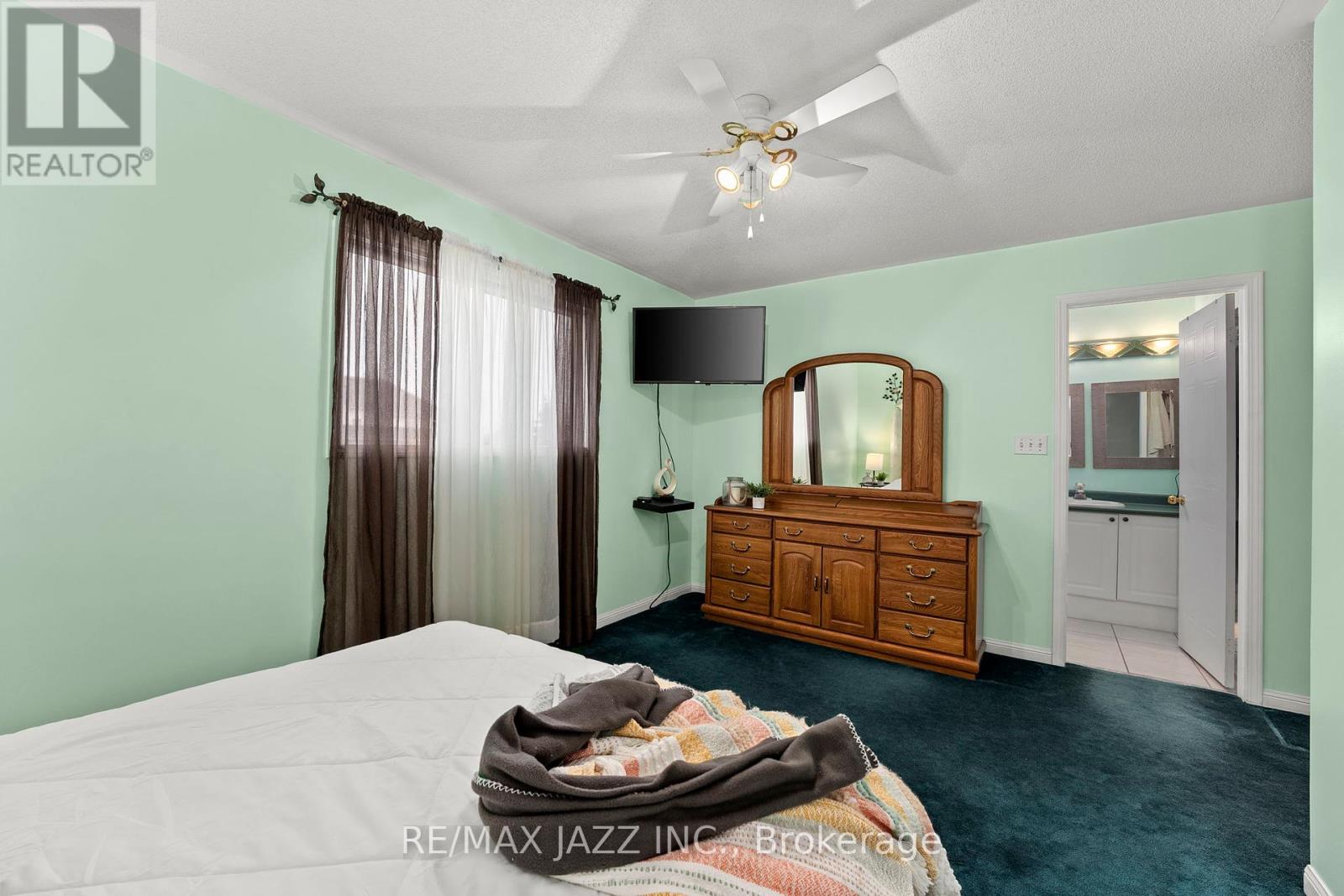 12 Bayside Gate Property Photo 17