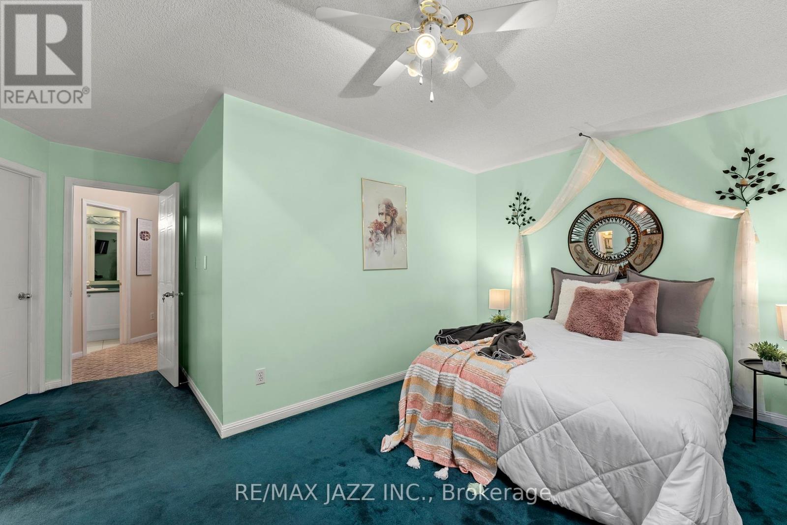 12 Bayside Gate Property Photo 18