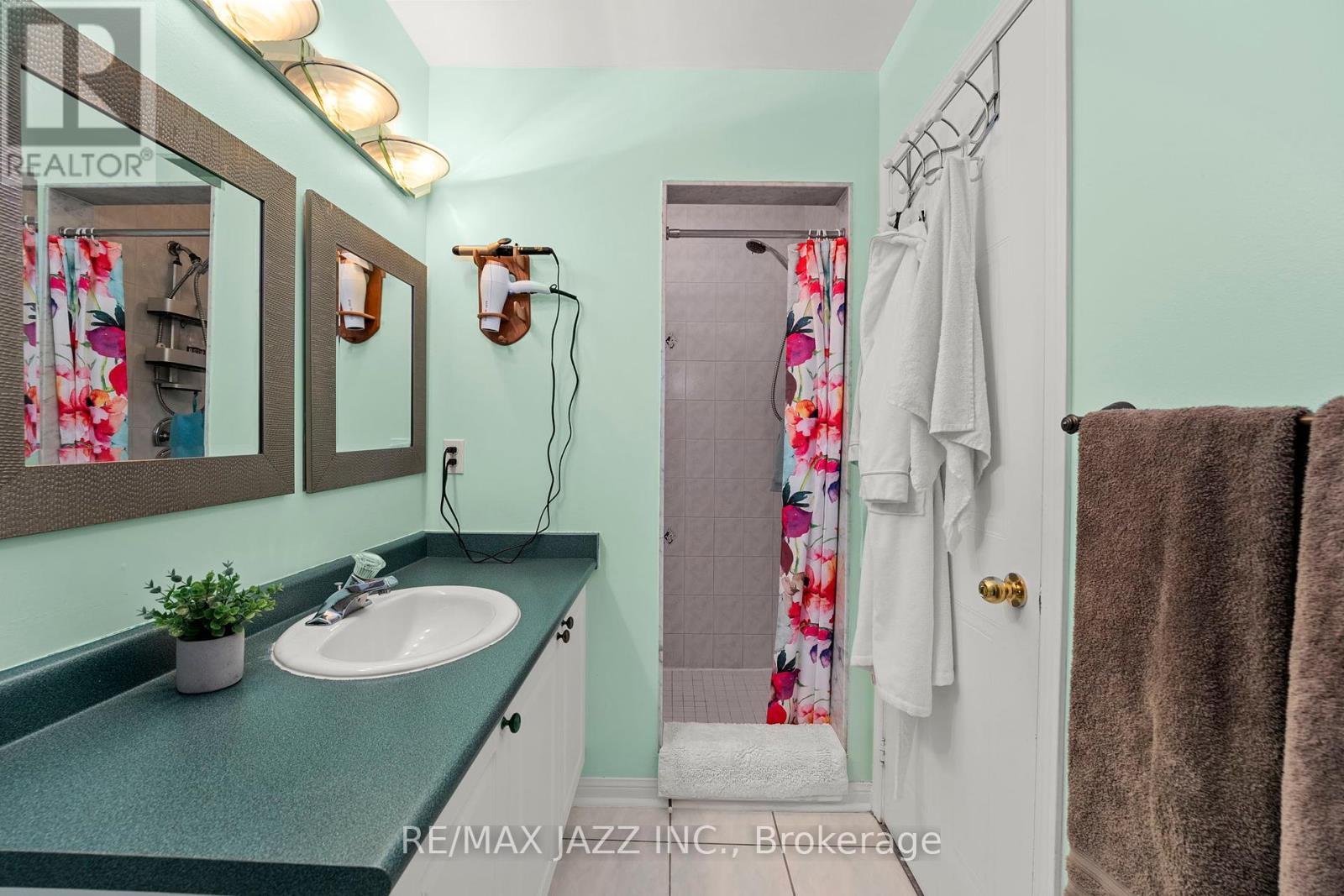 12 Bayside Gate Property Photo 20