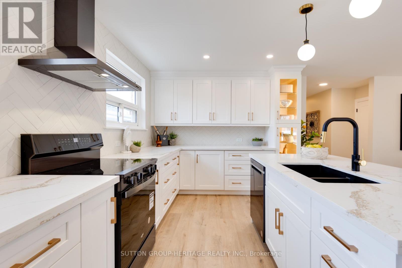 49 Calais Street Property Photo 8