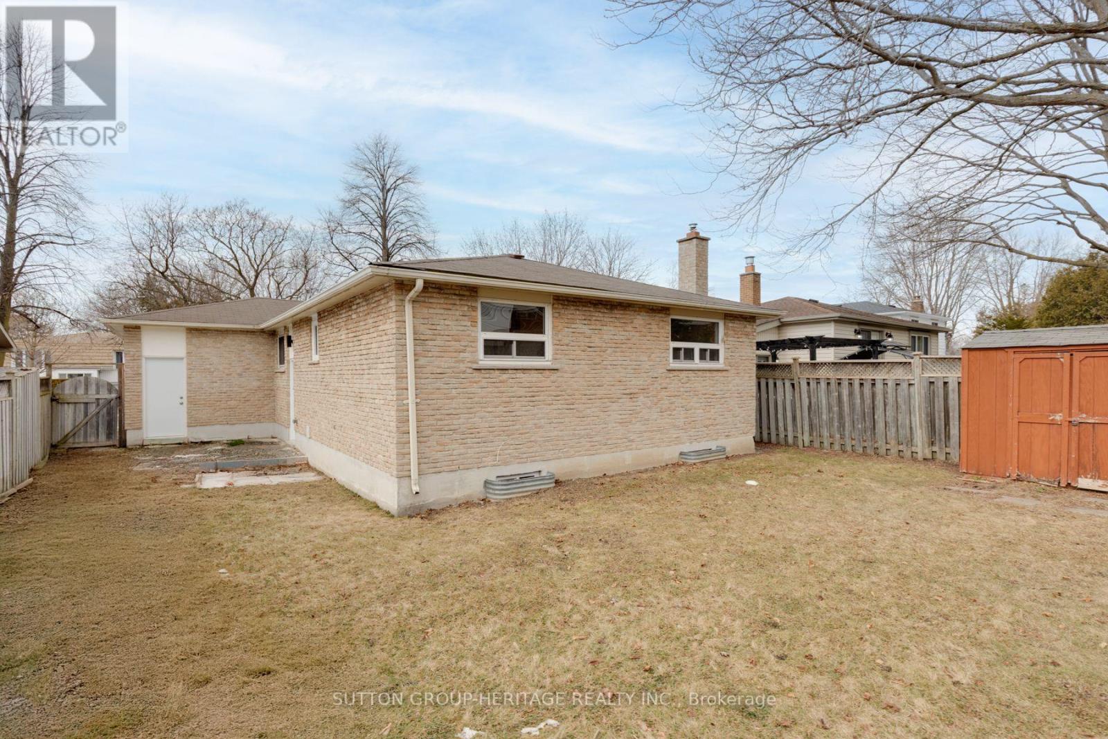 49 Calais Street Property Photo 39