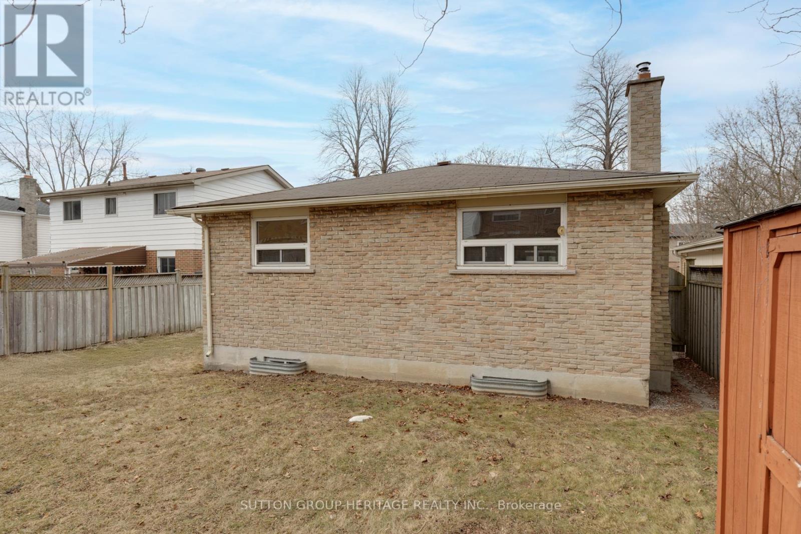 49 Calais Street Property Photo 40
