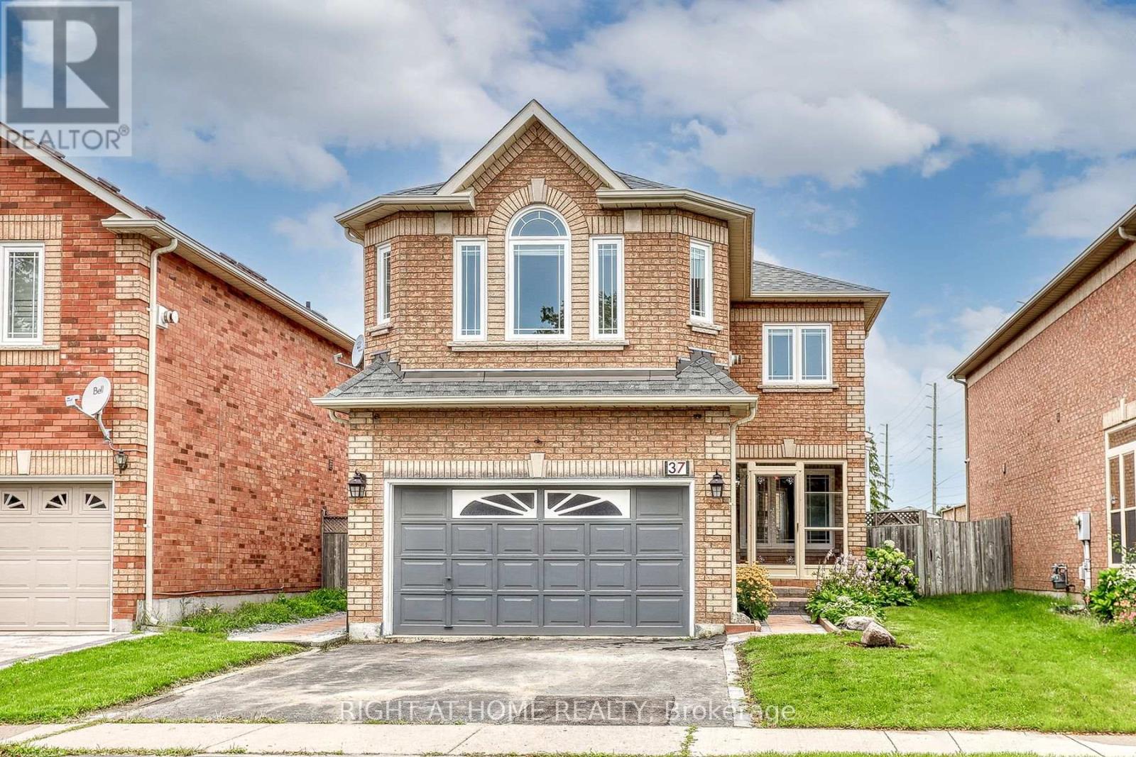 37 Brockman Cres Property Photo
