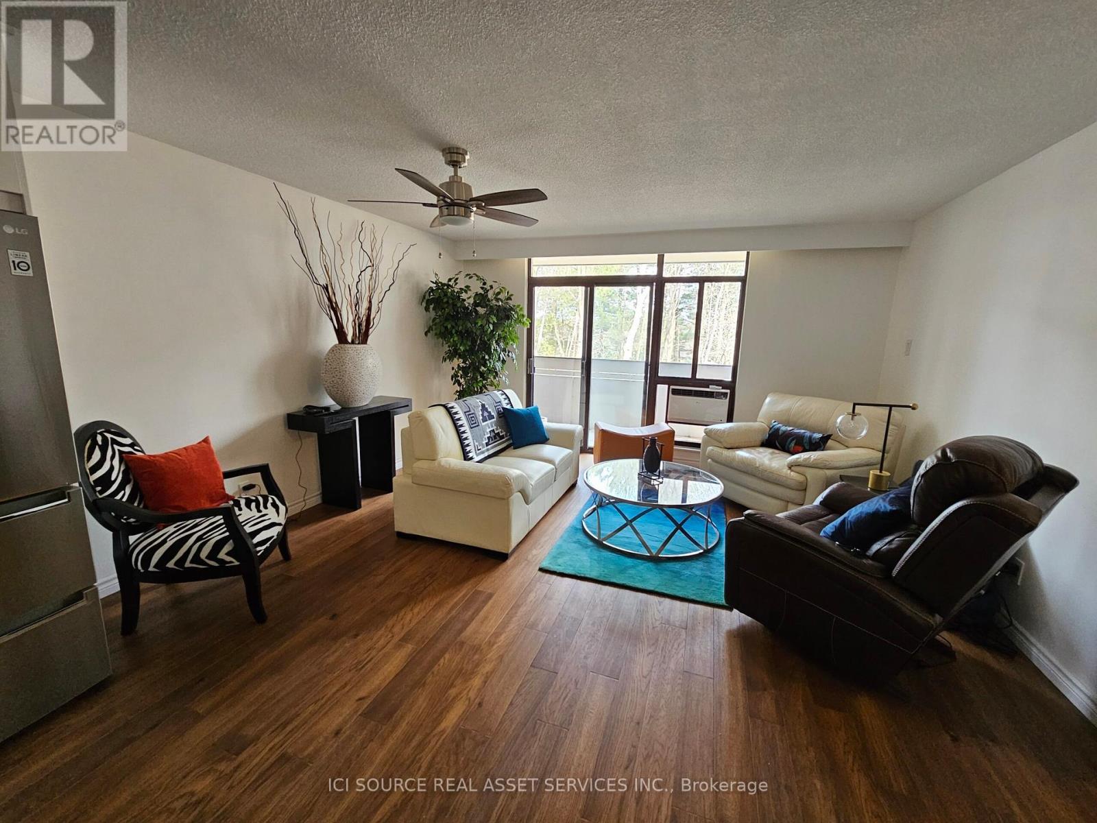 4204 - 50 Old Kingston Road Property Photo 7