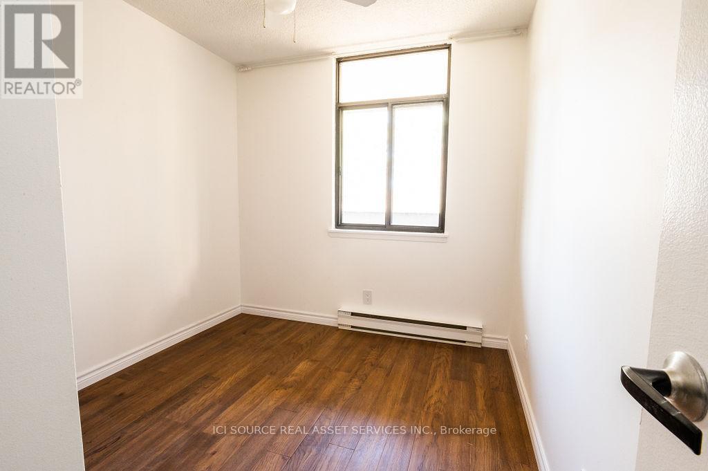 4204 - 50 Old Kingston Road Property Photo 12