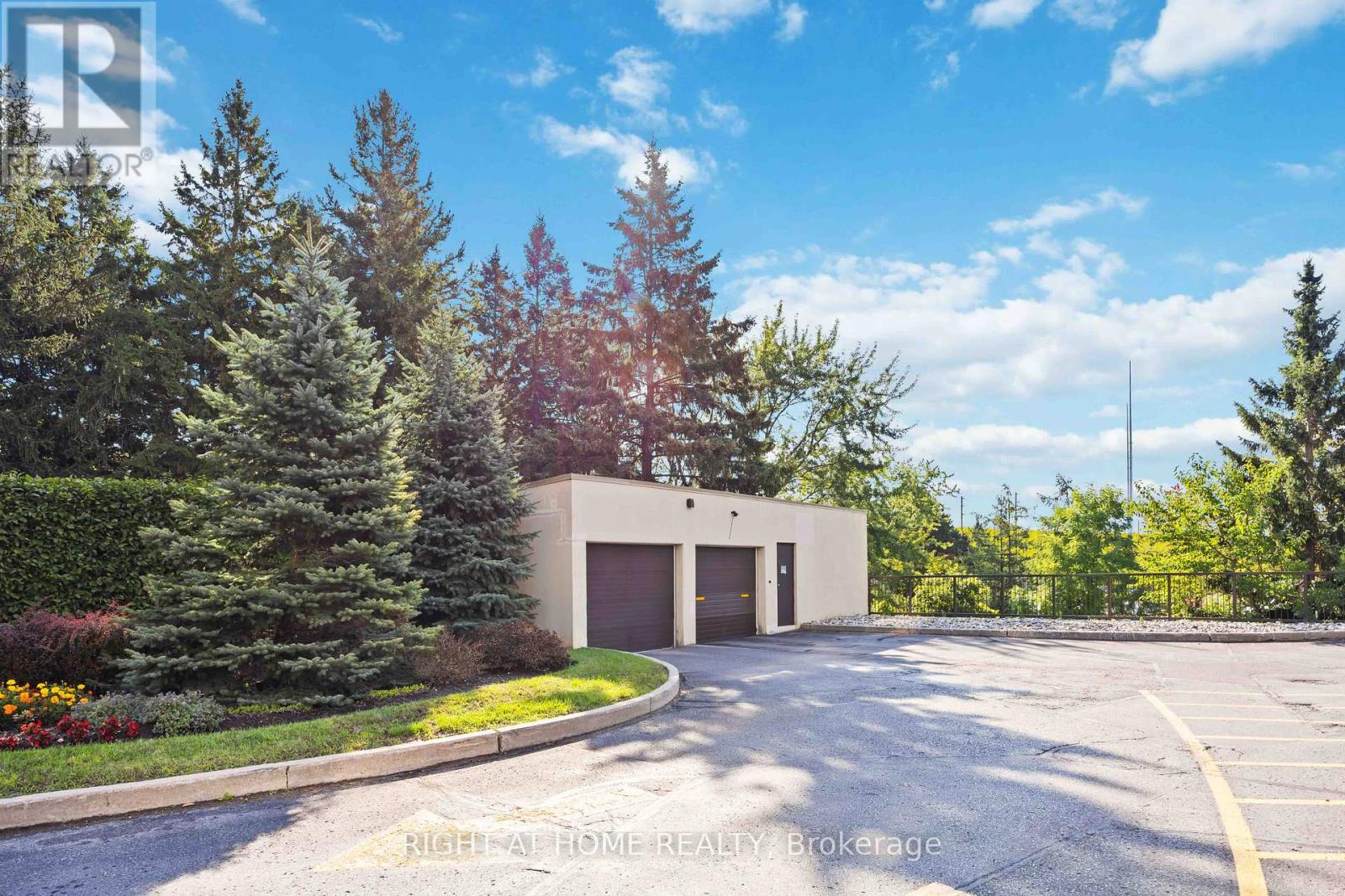 506 - 700 Wilson Road N Property Photo 2