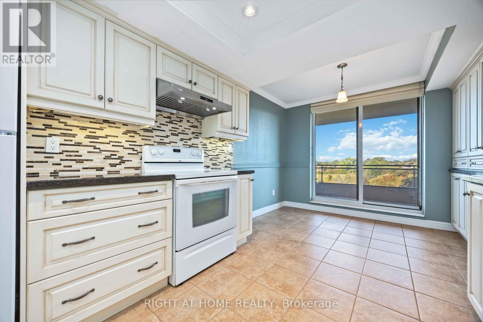 506 - 700 Wilson Road N Property Photo 7