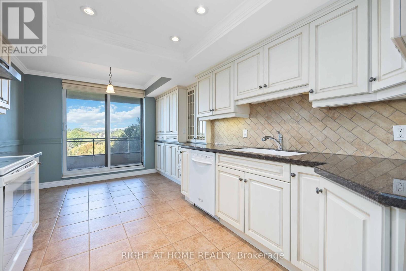 506 - 700 Wilson Road N Property Photo 15