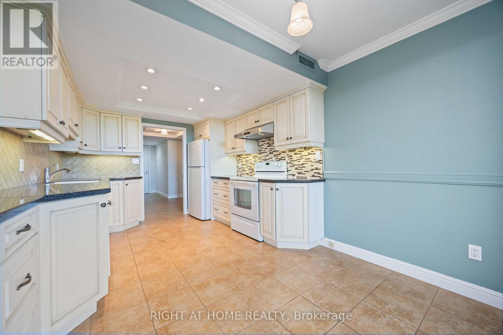 506 - 700 Wilson Road N Property Photo 16