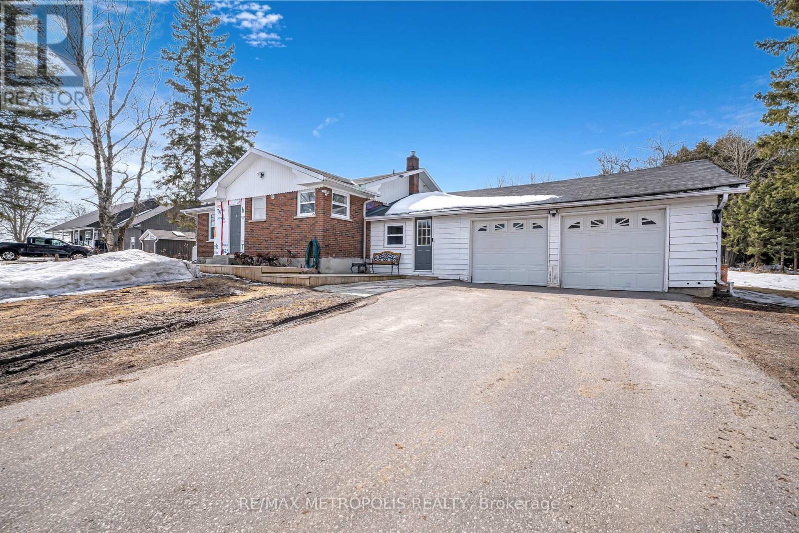 5400 Regional Rd 18 Property Photo