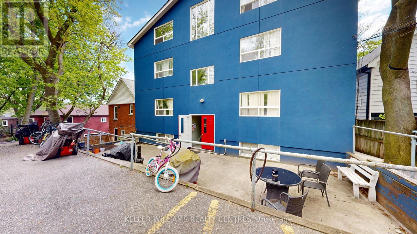 10 Ivy Avenue Property Photo 3