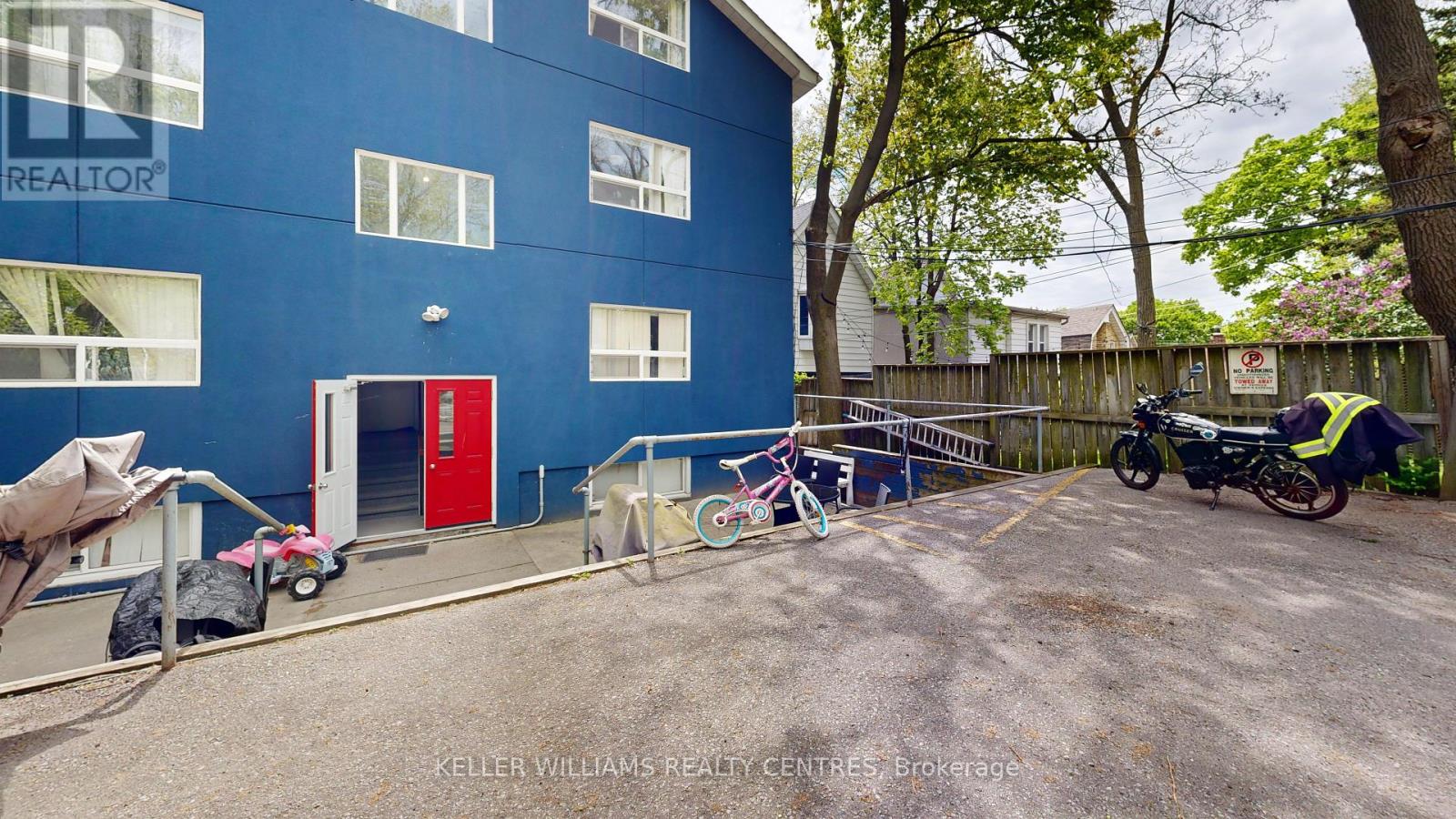 10 Ivy Avenue Property Photo 4