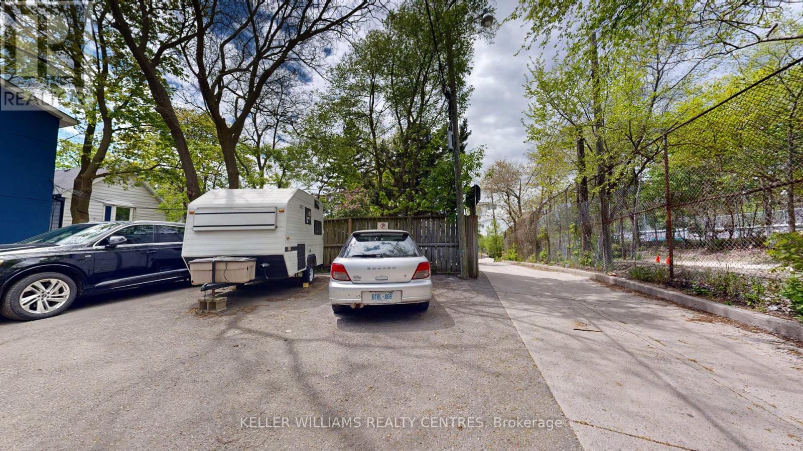 10 Ivy Avenue Property Photo 6
