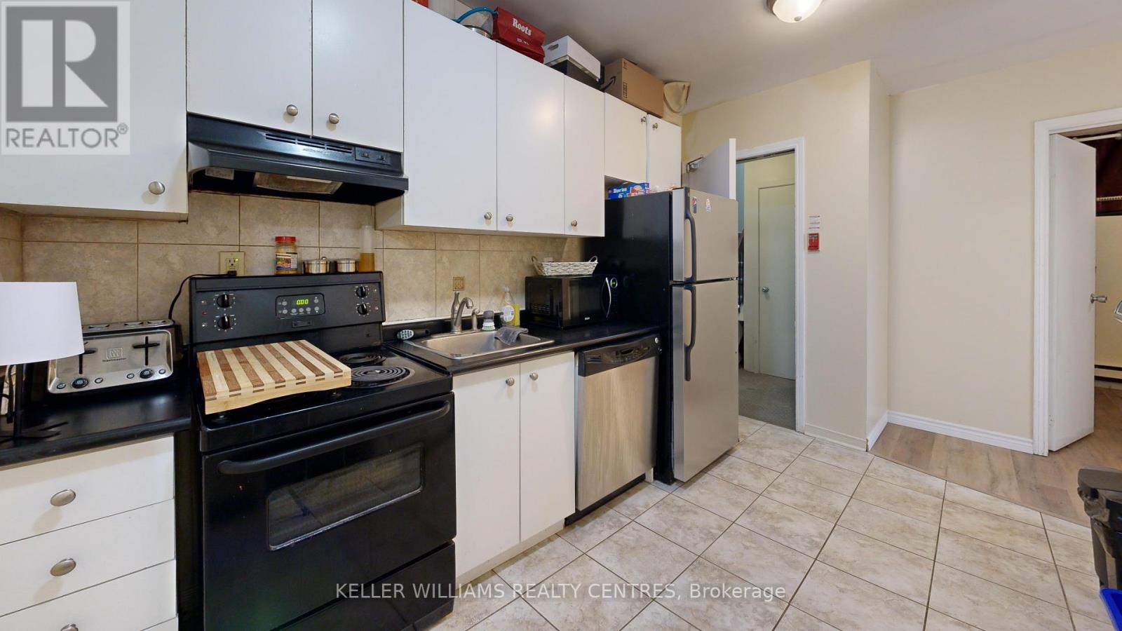10 Ivy Avenue Property Photo 27