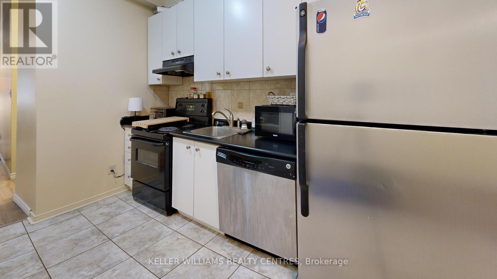 10 Ivy Avenue Property Photo 28