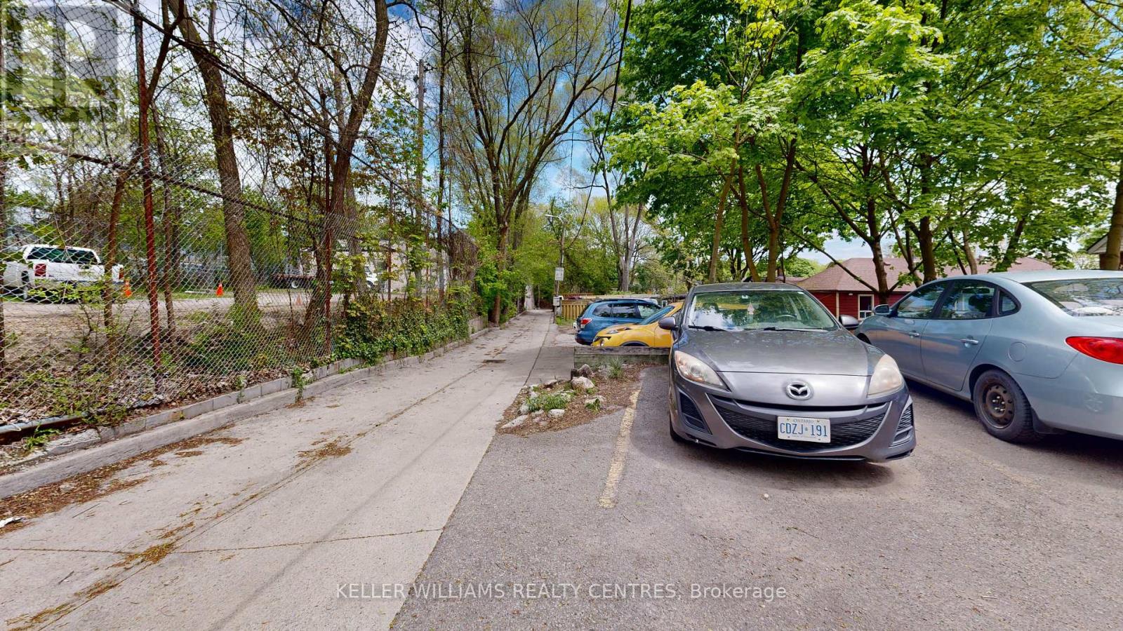 10 Ivy Avenue Property Photo 33