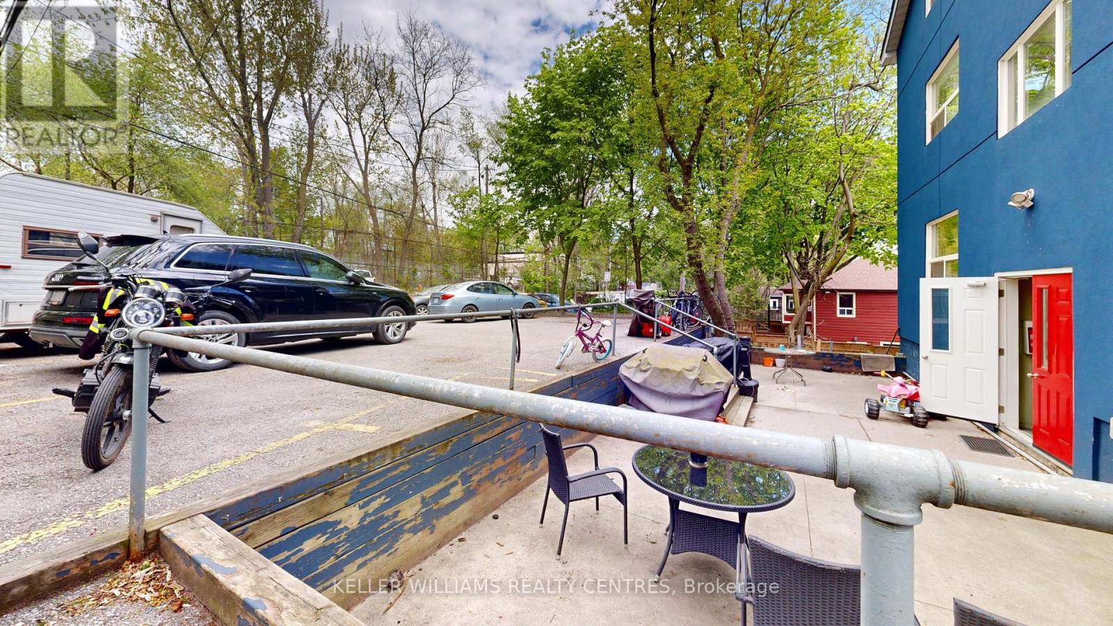 10 Ivy Avenue Property Photo 34