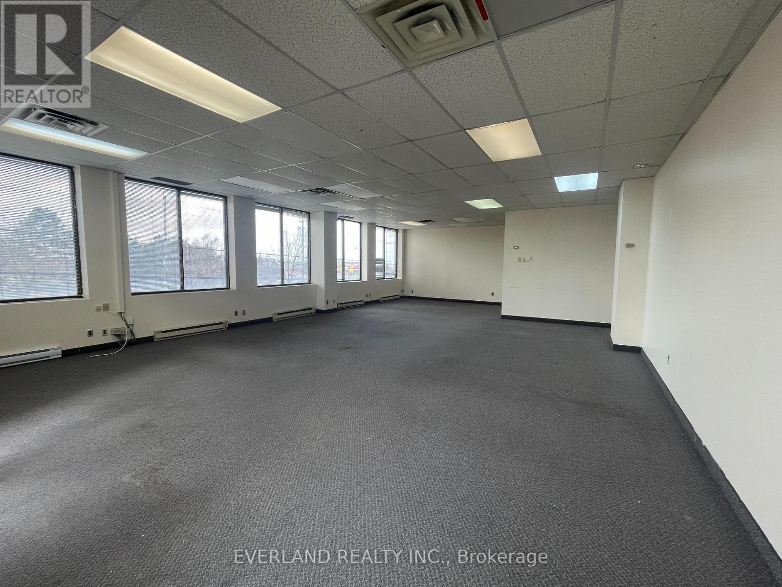 200 - 3601 VICTORIA PARK AVENUE Property Photo 1