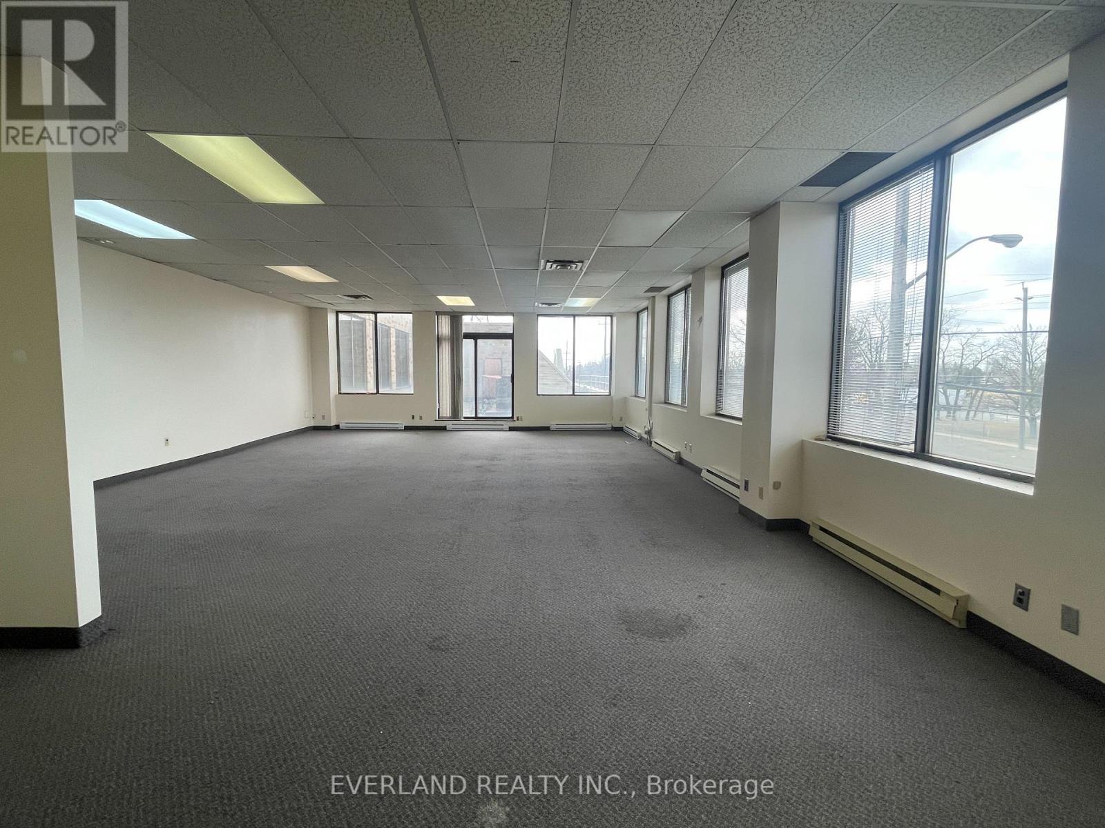 200 - 3601 Victoria Park Avenue Property Photo 4