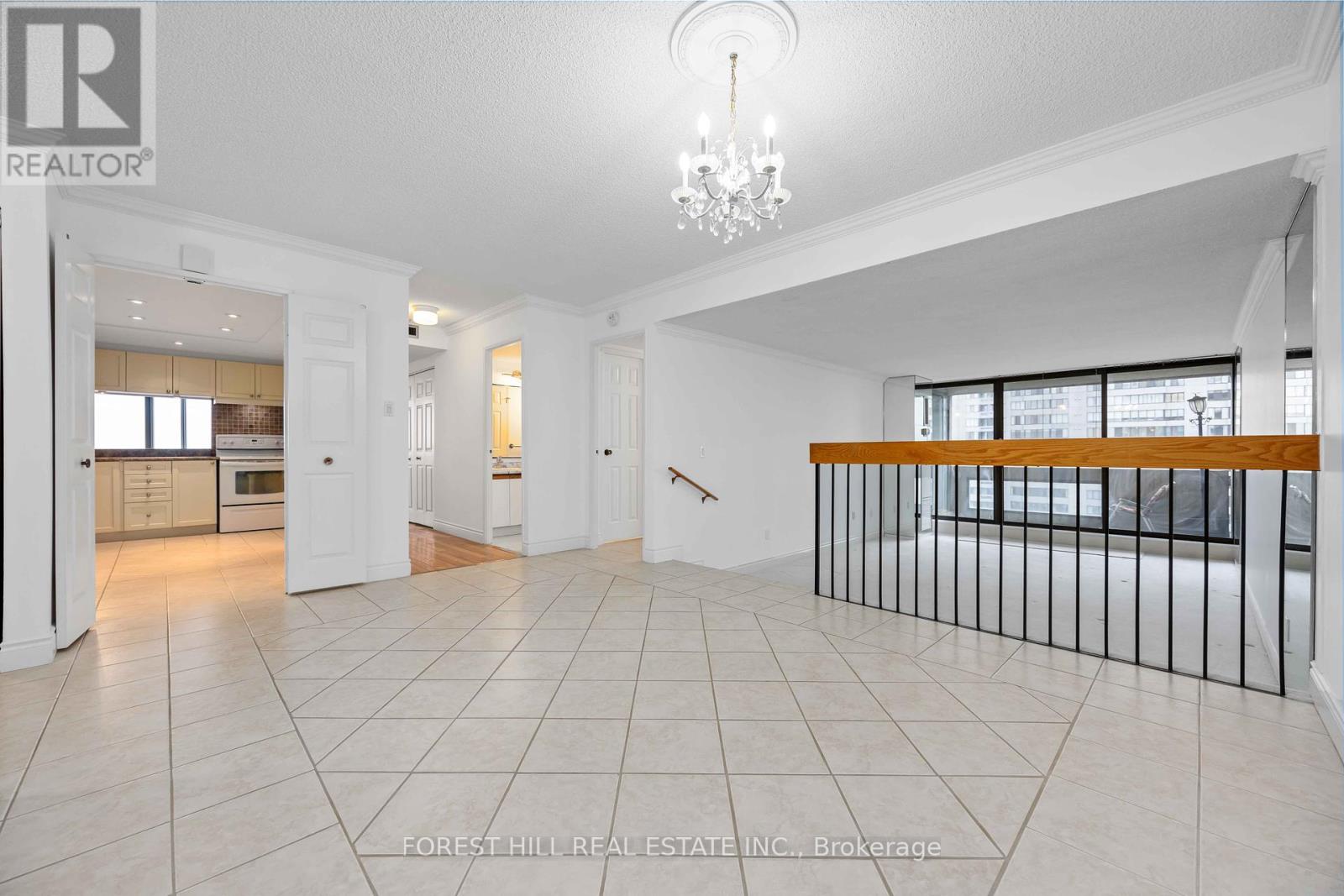 1004 - 2350 Bridletowne Circle Property Photo 5