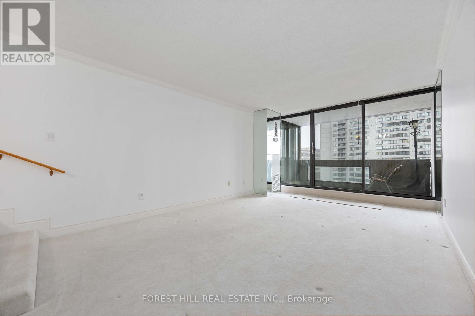 1004 - 2350 Bridletowne Circle Property Photo 6