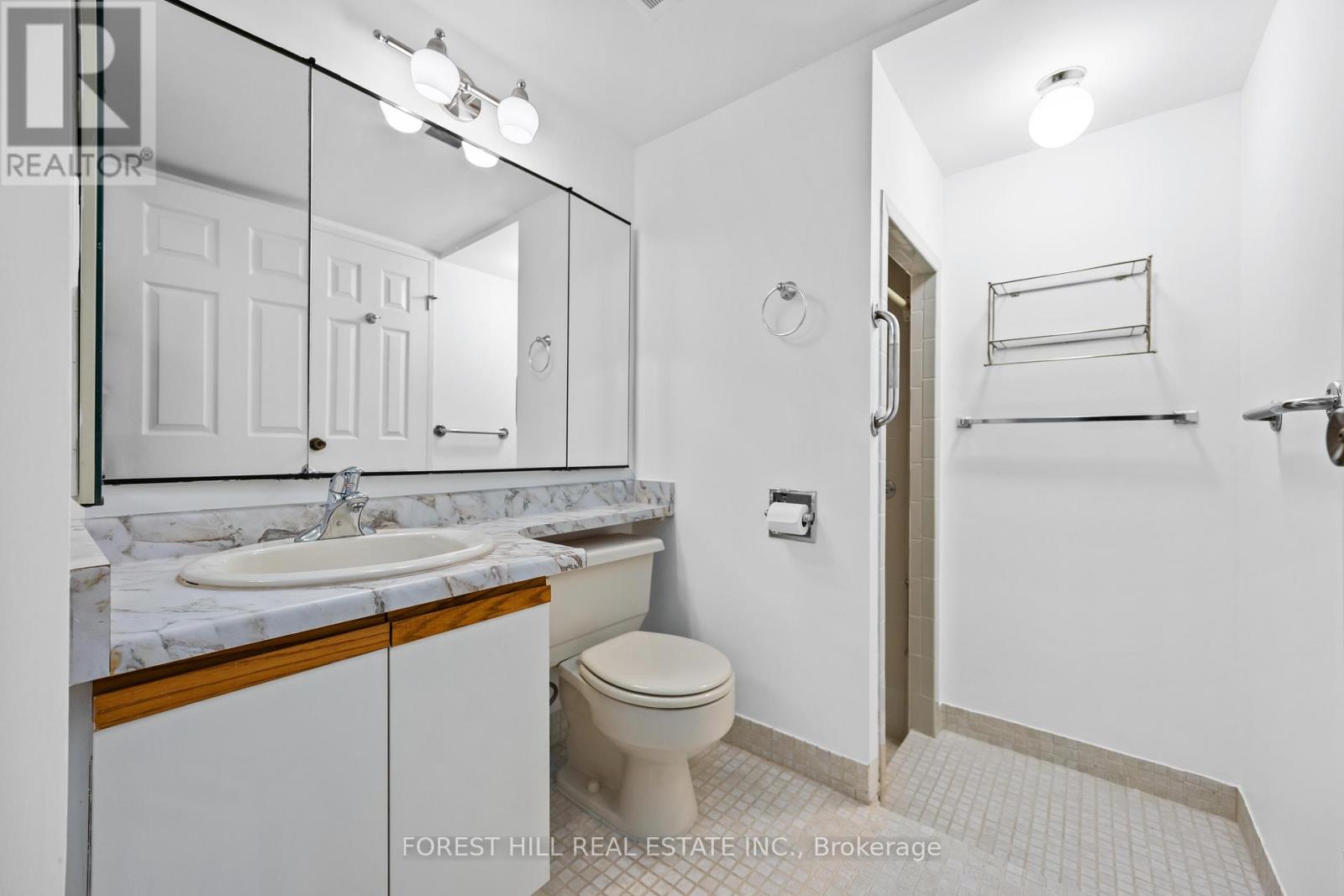 1004 - 2350 Bridletowne Circle Property Photo 13