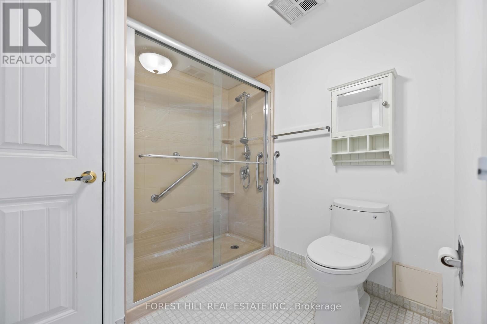 1004 - 2350 Bridletowne Circle Property Photo 19
