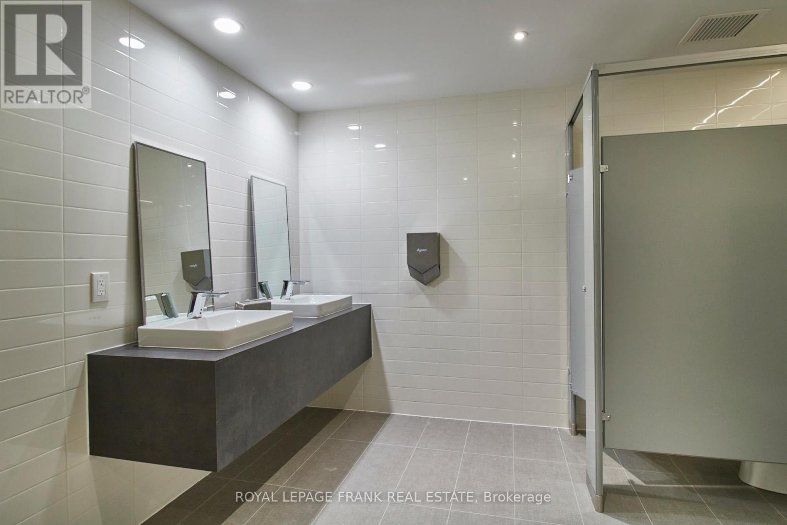 201-202&208 - 109 King Avenue Property Photo 24