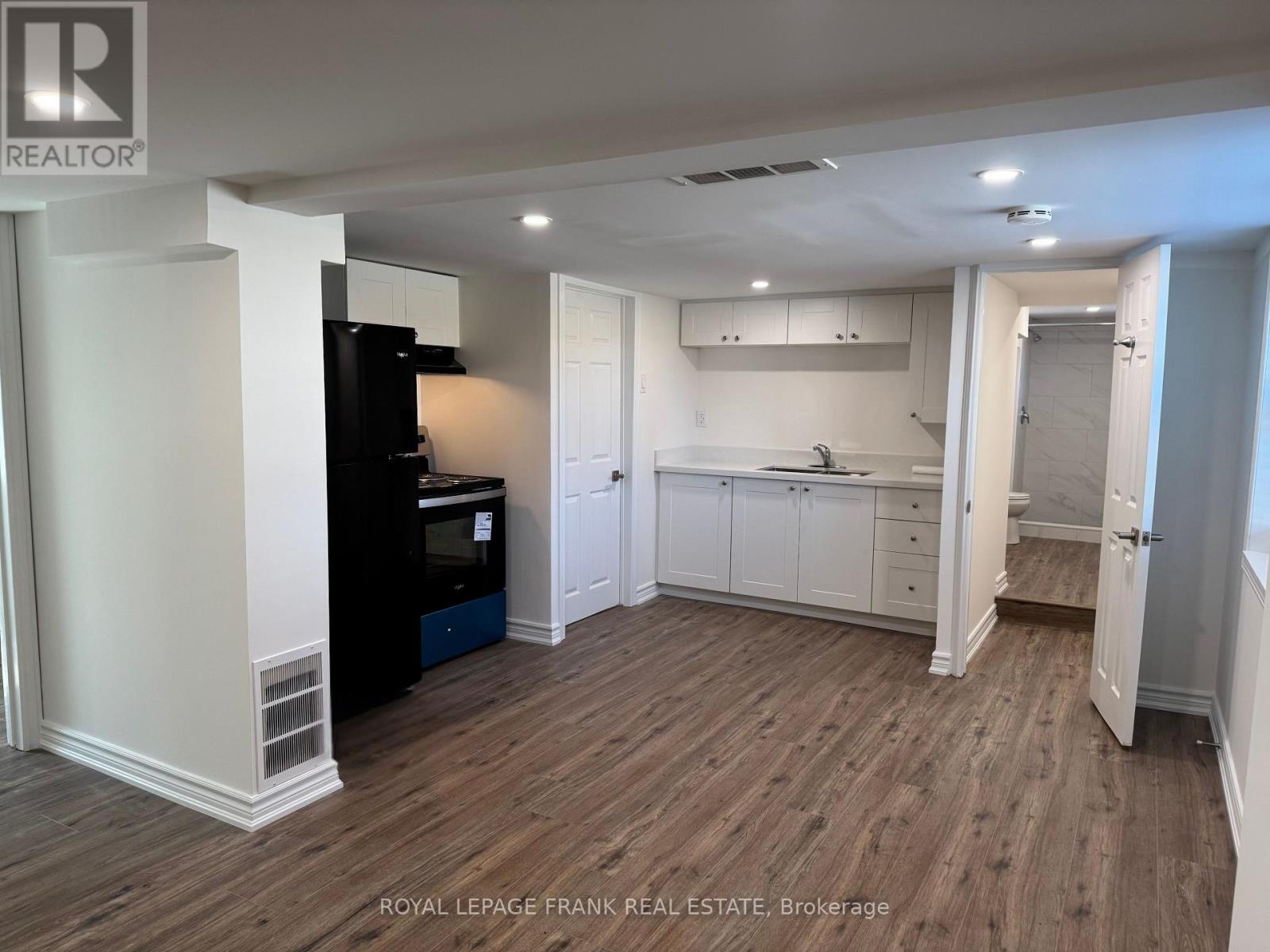 3 - 909 Masson Street Property Photo 1