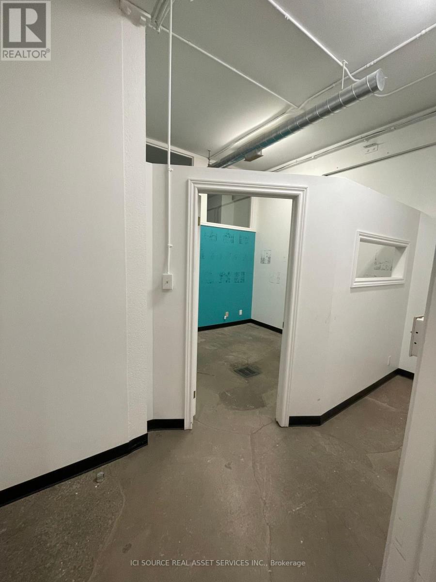 754 Queen Street E Property Photo 12