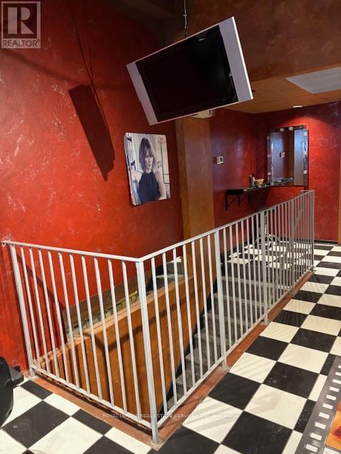 D - 2116 Queen Street E Property Photo 5
