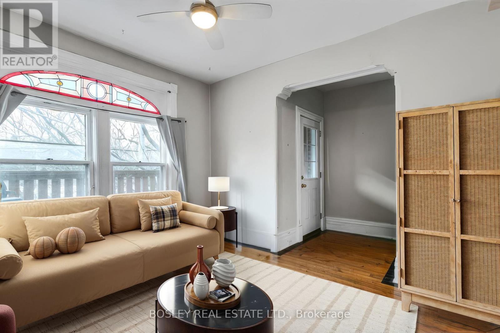 133 Carlaw Avenue Property Photo 3