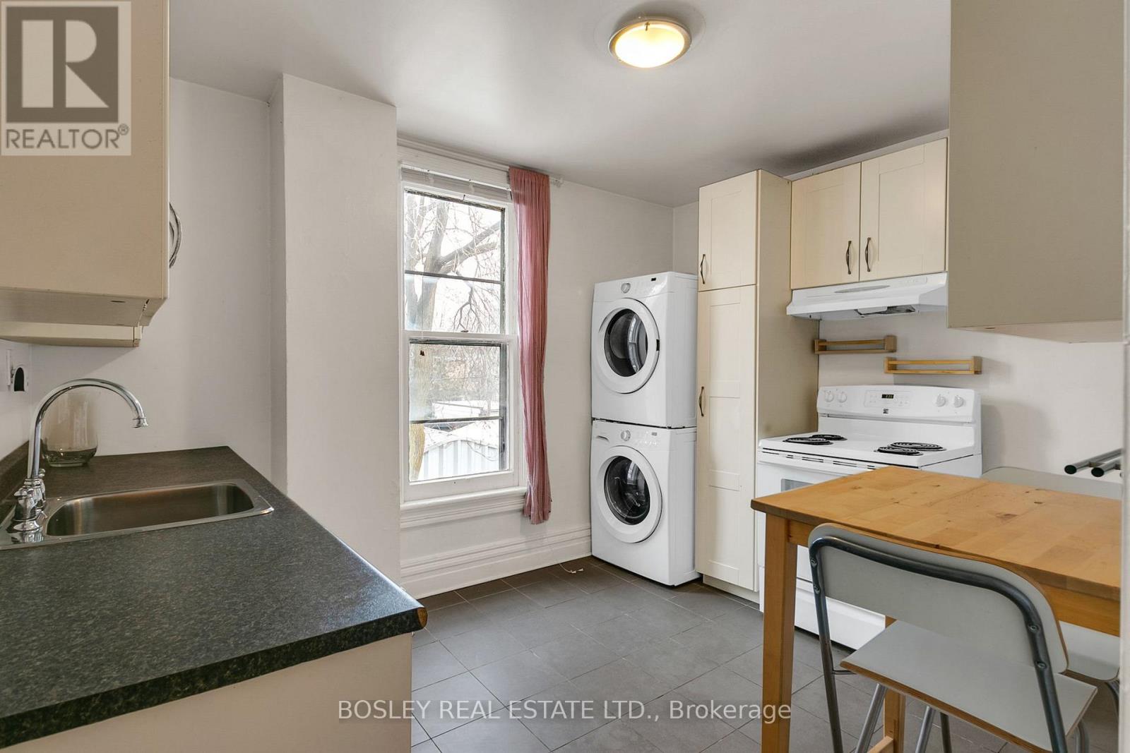 133 Carlaw Avenue Property Photo 10