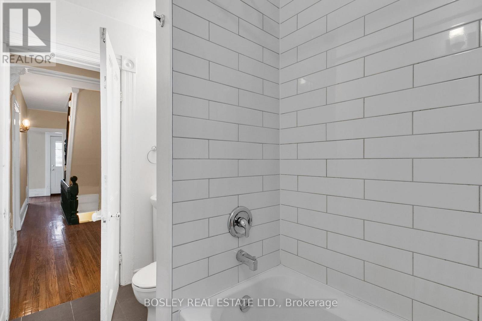 133 Carlaw Avenue Property Photo 13