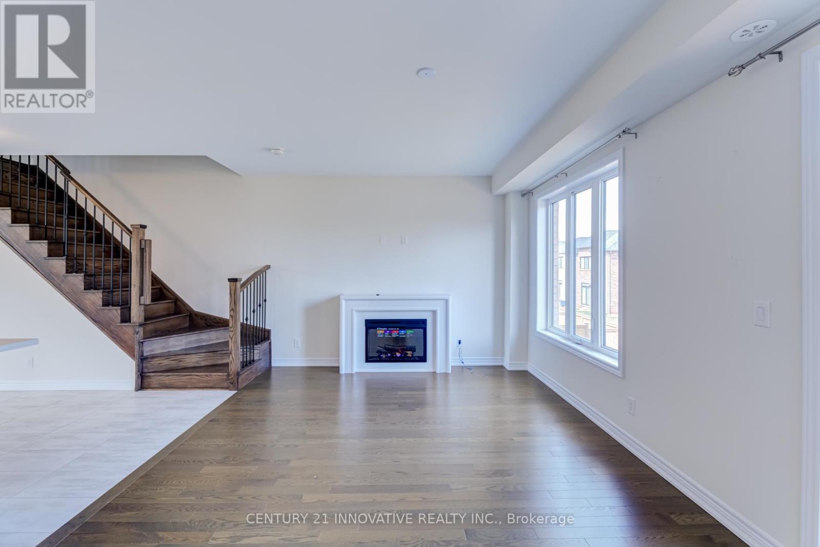 4 Icemaker Way Property Photo 2