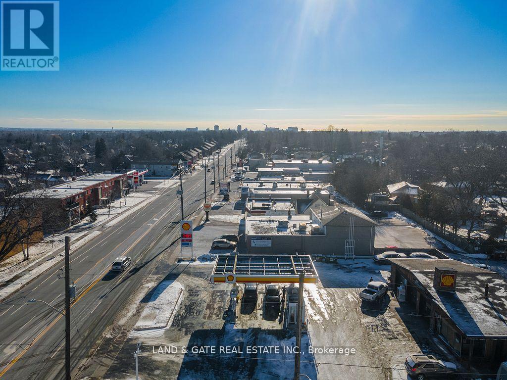 511 - 976 Simcoe Street N Property Photo 3