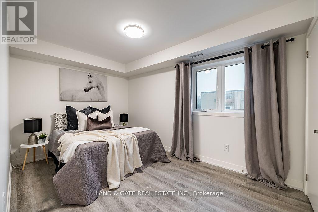 511 - 976 Simcoe Street N Property Photo 11