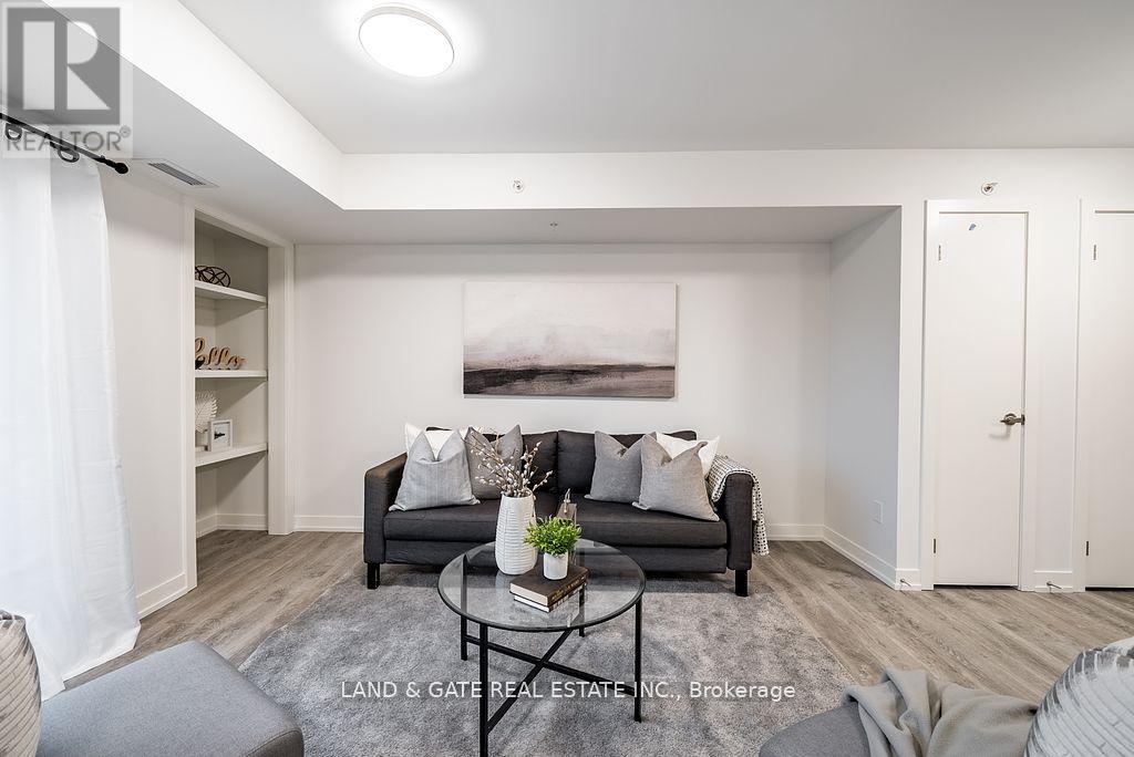 511 - 976 Simcoe Street N Property Photo 31