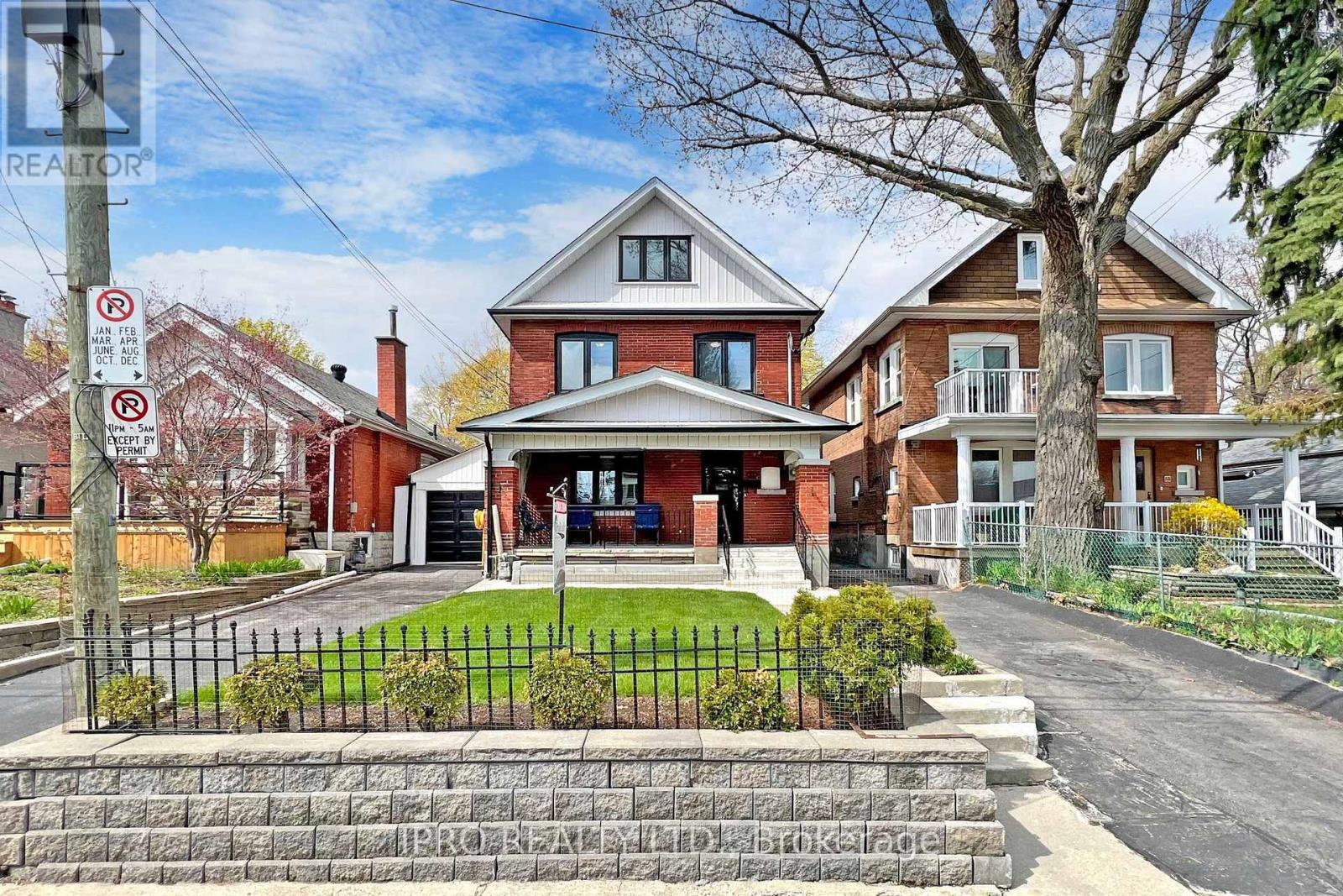 86 Oak Park Avenue Property Photo 1