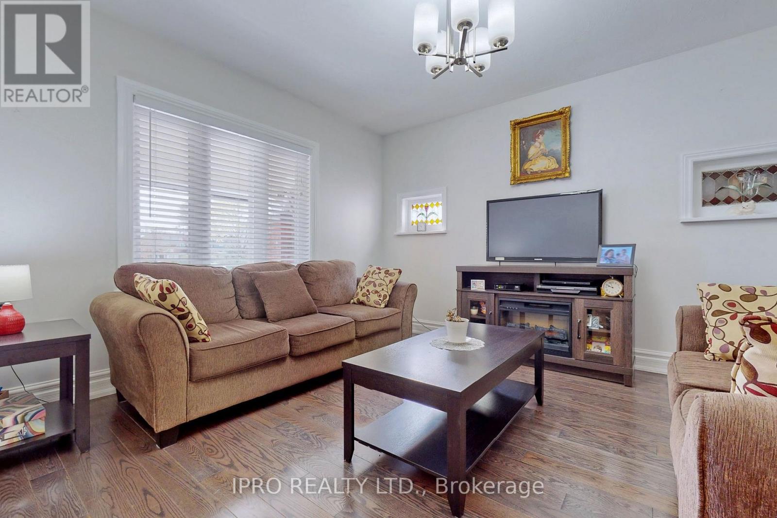 86 Oak Park Avenue Property Photo 3