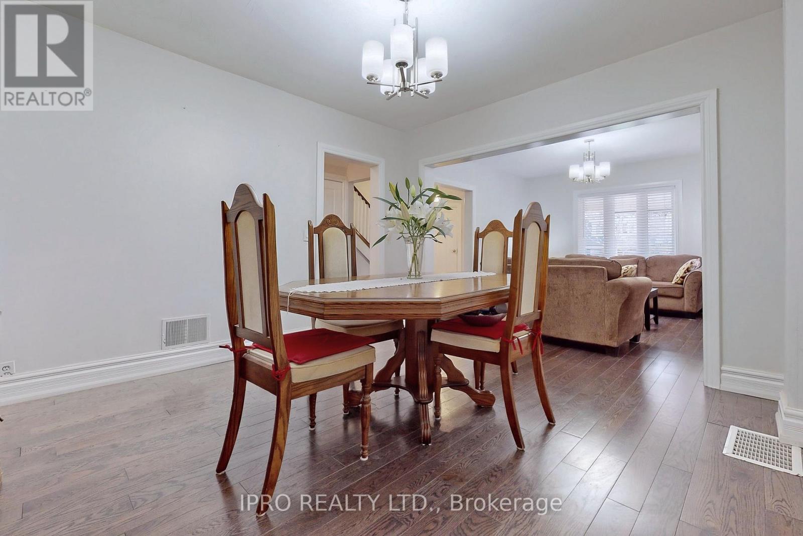 86 Oak Park Avenue Property Photo 5