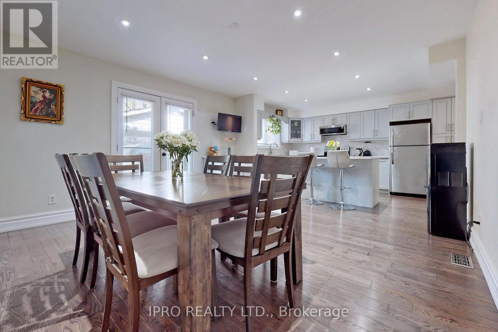 86 Oak Park Avenue Property Photo 8