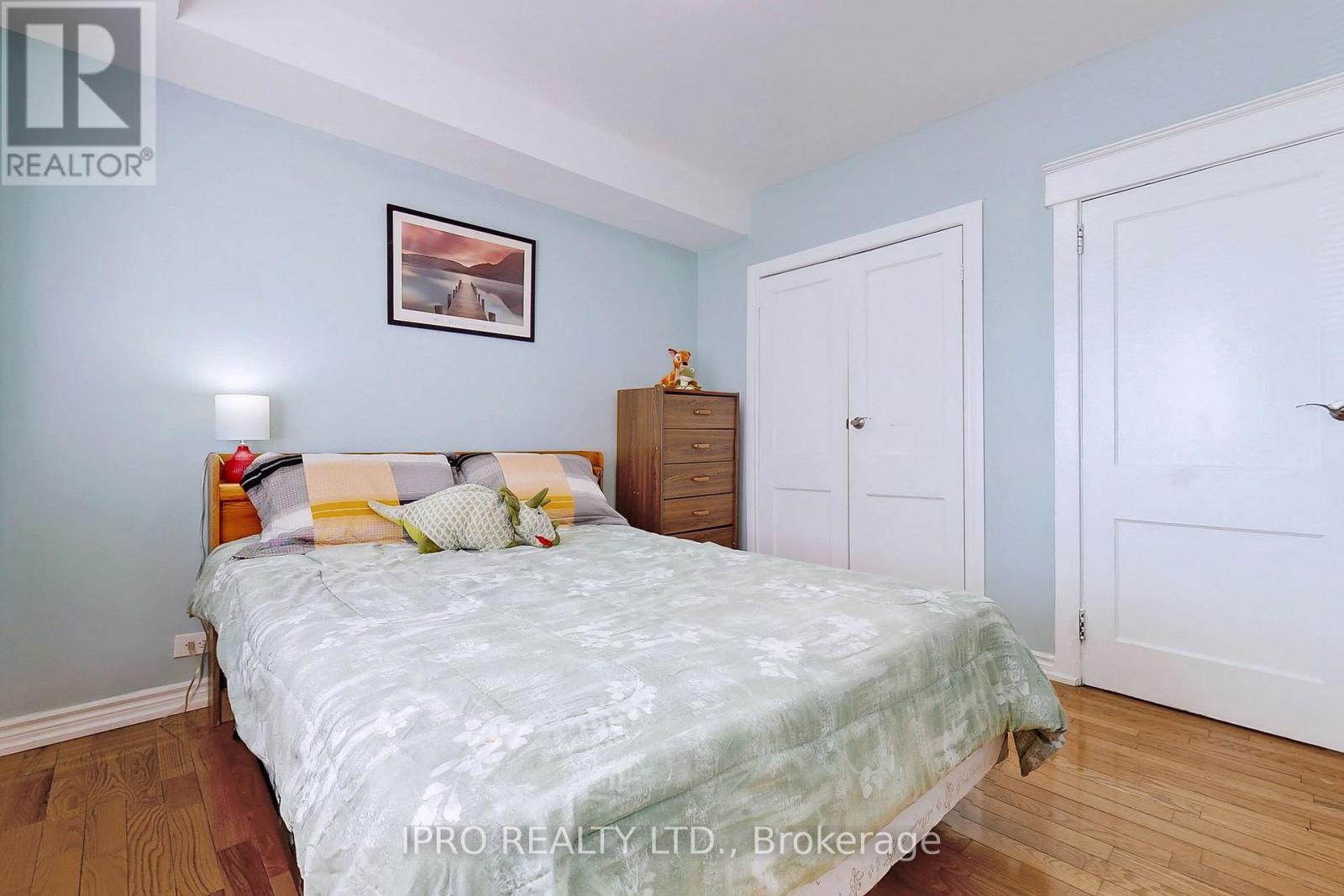 86 Oak Park Avenue Property Photo 10