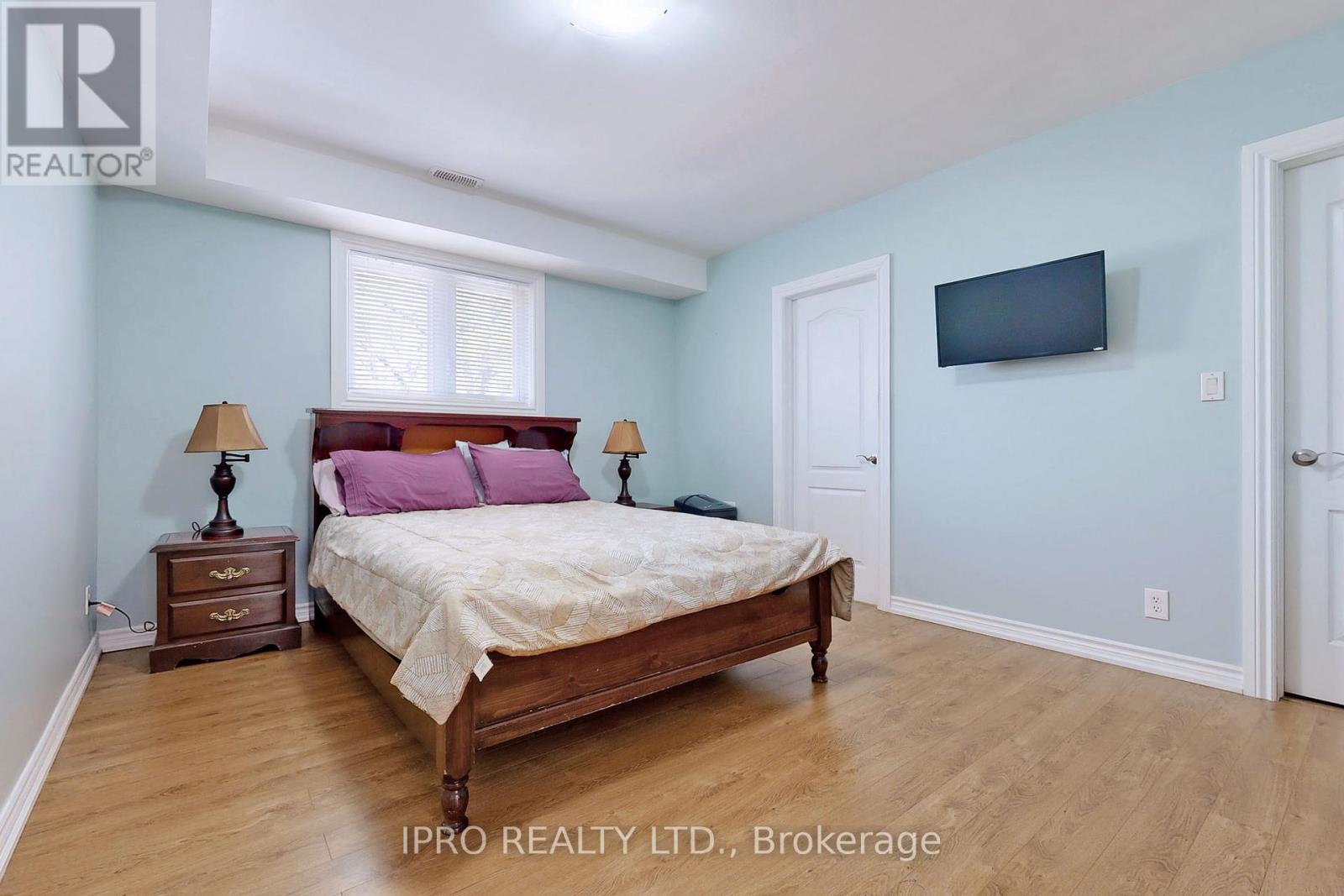 86 Oak Park Avenue Property Photo 11