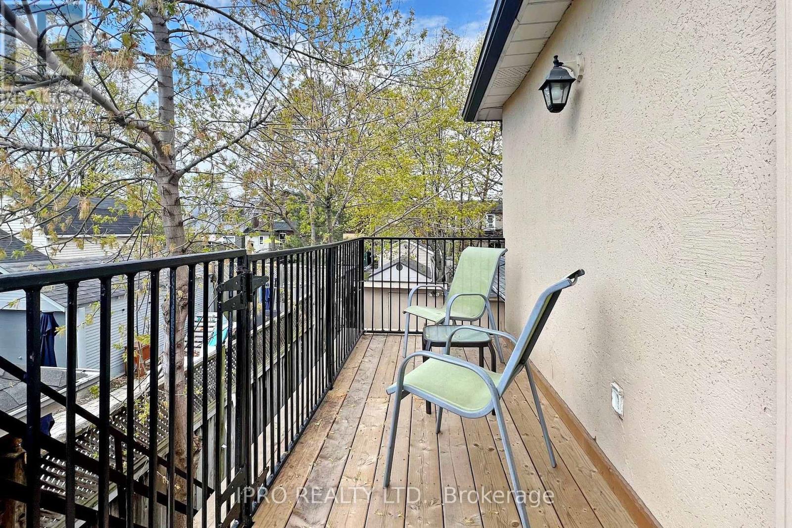 86 Oak Park Avenue Property Photo 18